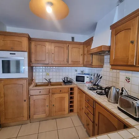 Appartement 90m With Balcony And Parking